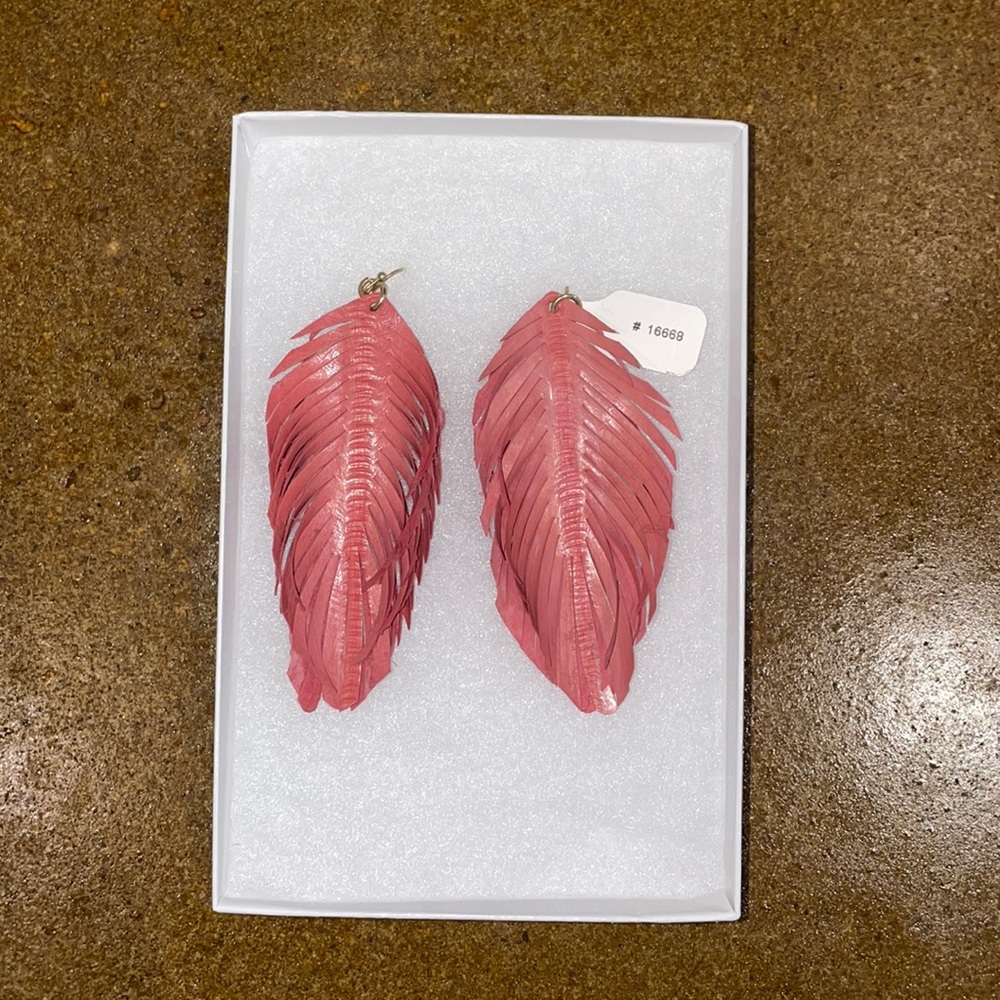 Leaf feather dangle earrings